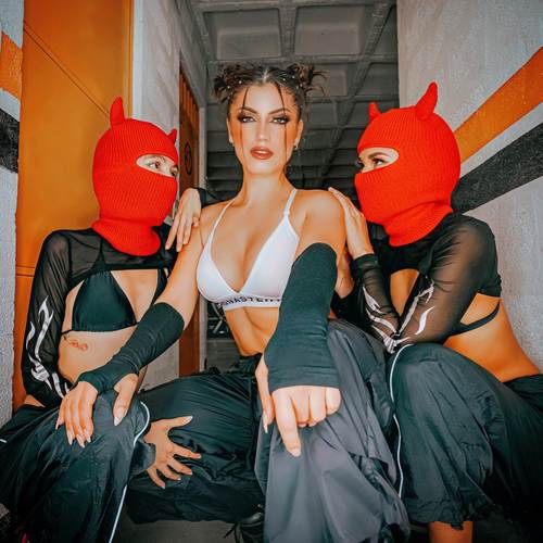 La Diabla (Versión Mujer)