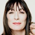 Anjelica Huston&The Weisberg Strings