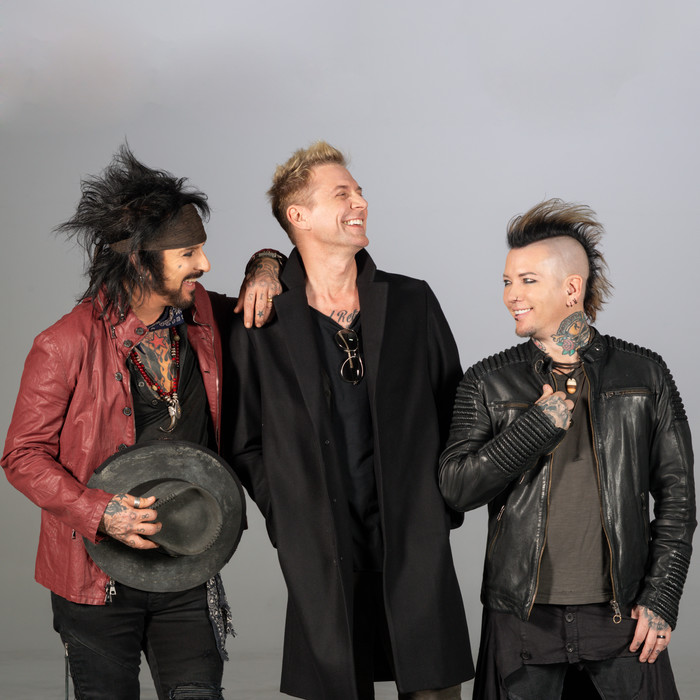 Sixx:A.M.