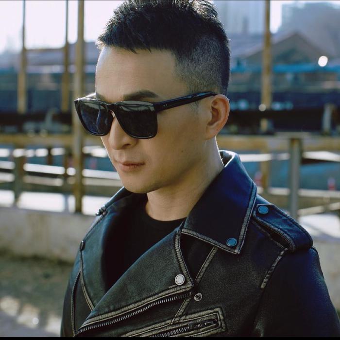 奶奶 (伴奏) - 刘刚
