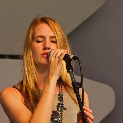 &Robyn Sherwell