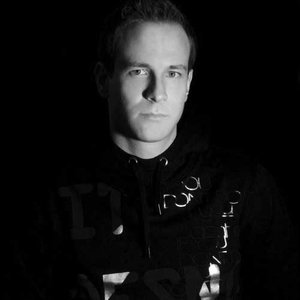 Neon Light (Radio Edit) - Daniel Heatcliff