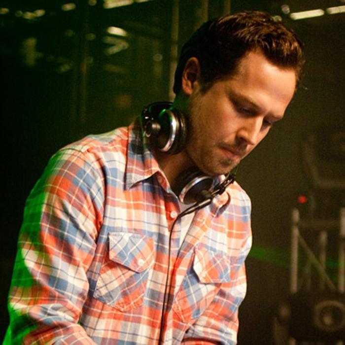 She Knows You (Update Mix) - DJ Tonka