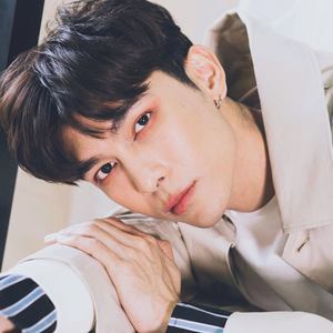 Flashlight - Mew Suppasit