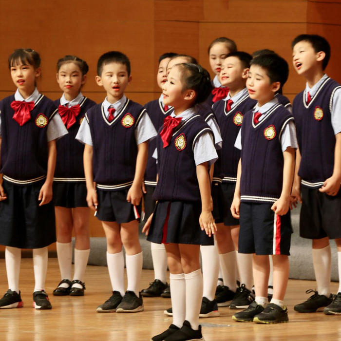 你从光中走来 (MV版) - 武汉市青山区钢花小学花儿合唱团