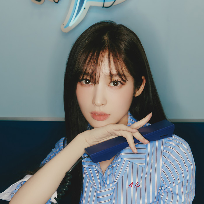 MAKNAES - Arin (아린)&叶舒华 (예슈화)&有娜 (YUNA)&张员瑛 (WONYOUNG)