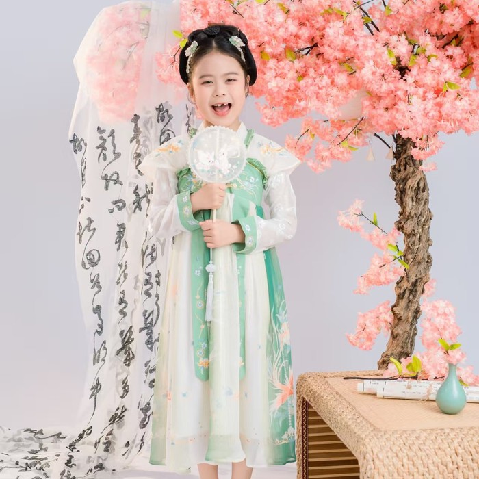 张温馨