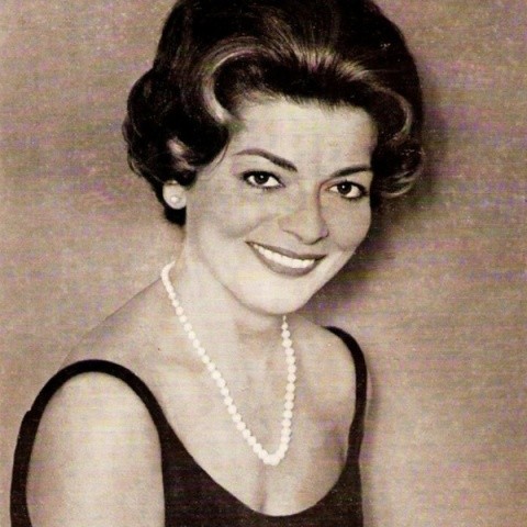 Eine Weie Hochzeitskutsche - Lys Assia