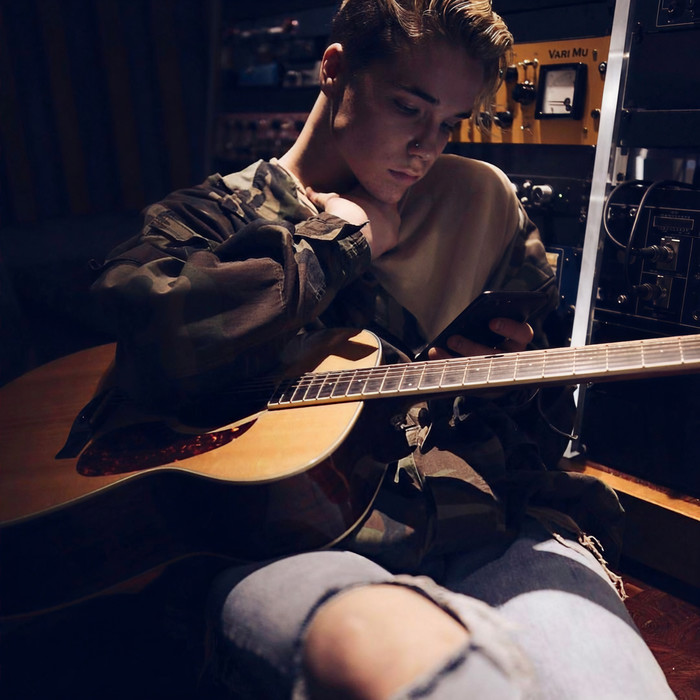 Eagle Eyes - Lucas&Steve&Felix Jaehn&Linying&Lost Frequencies