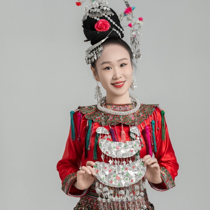 李莎