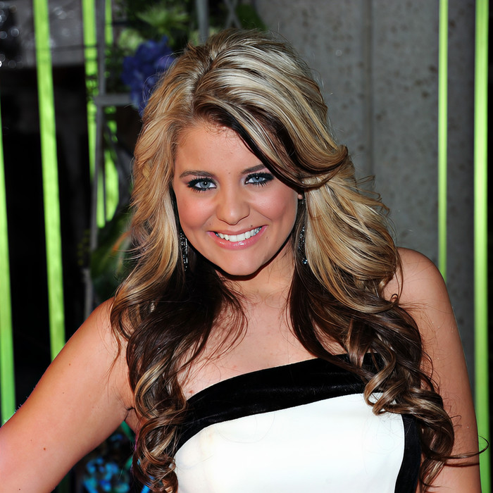 She's A Wildflower - Lauren Alaina