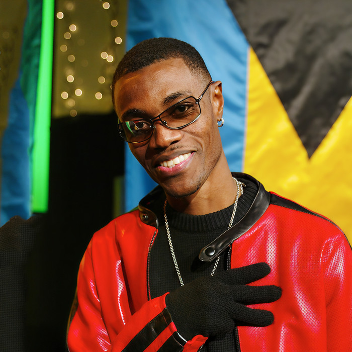 hold me now - Wayne Wonder
