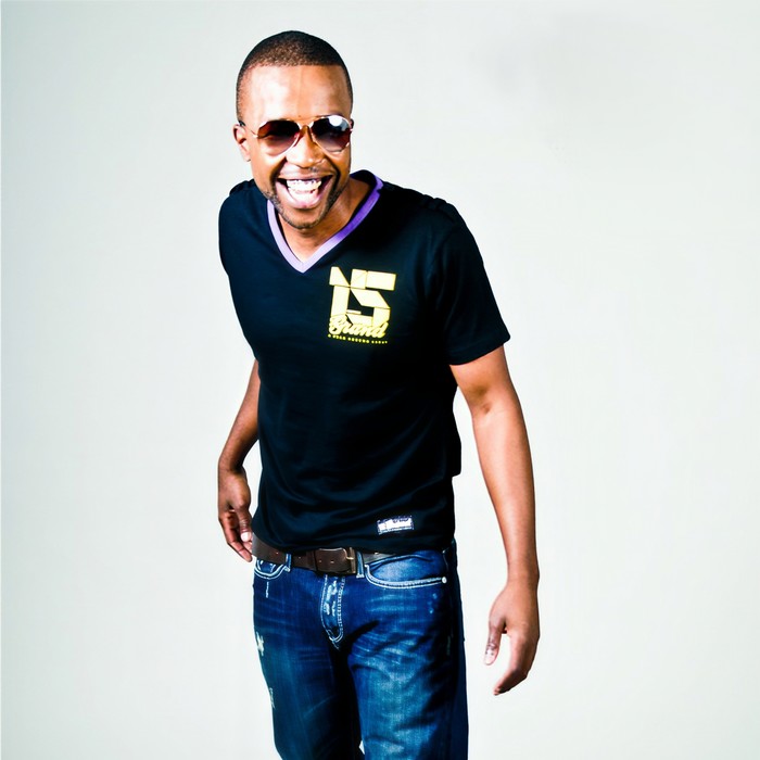 Mzekezeke&Izinyoka