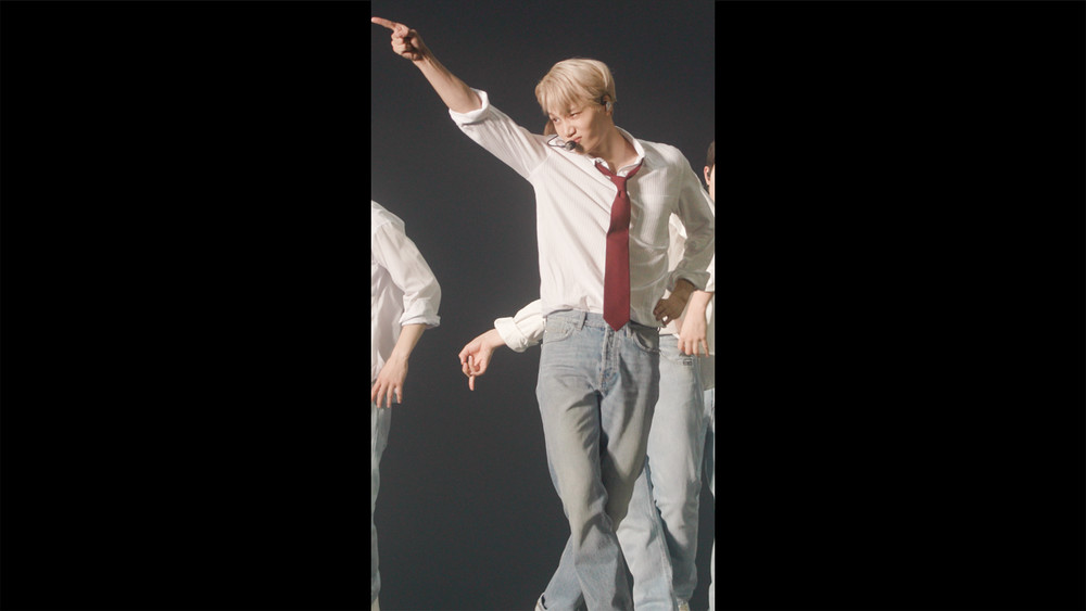 KAI&EXO《[#KAI Cam]《LOVE ME RIGHT》| EXO @2023 EXO FANMEETING "EXO’ CLOCK"》