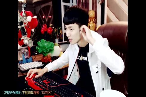 DJ音乐人&阿哲《影帝阿哲给娜扎打电话表白20160511晚上直播回放 (上)》