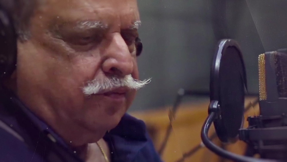 P. Jayachandran&Dr. Thrissur Krishnakumar&Deepu R.S. Chadayamangalam《Etho Raavinte (From "Etho Raavinte Ekaanthathayil") (From "Etho Raavinte Ekanthathayil")》